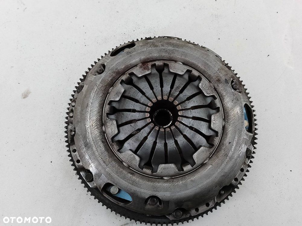 SPRZĘGŁO KOMPLETNE SKODA FABIA II 045105273D   701666 1.4 TDI - 6