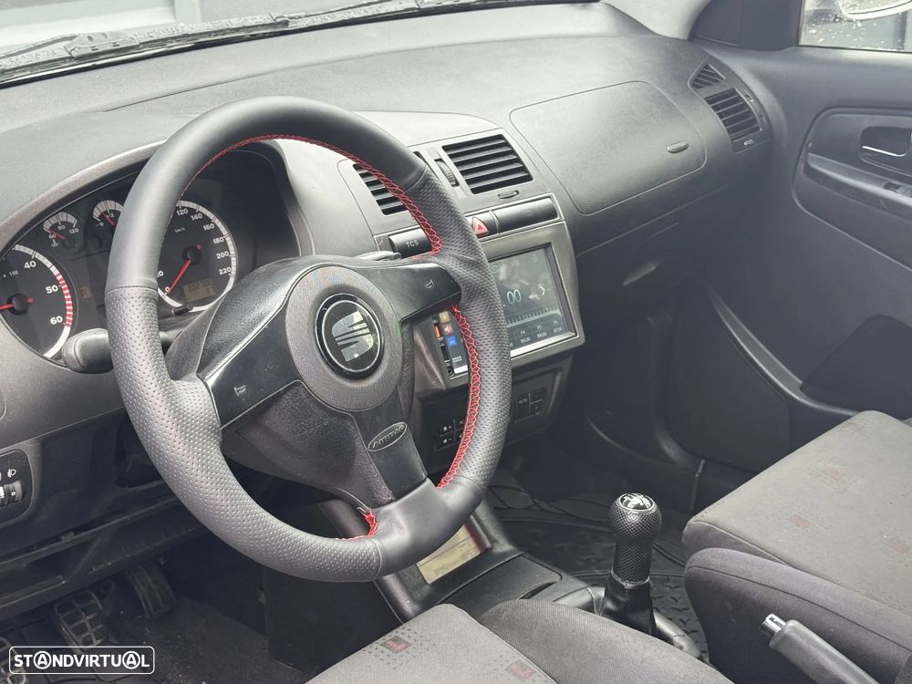 Seat IBIZA 6K2 1.9 TDI SPORT 110.CV C/ EXTRAS - 9