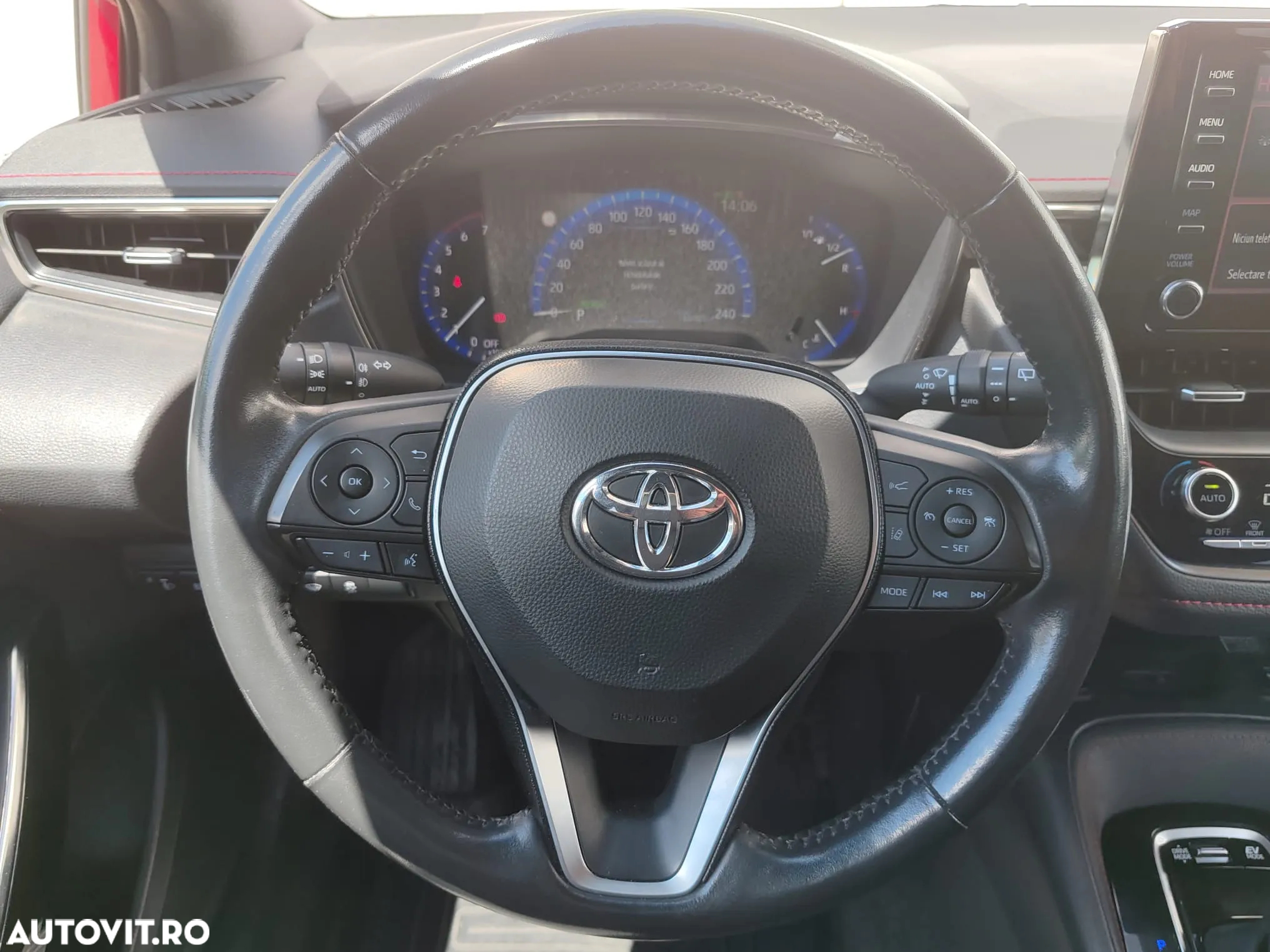 Toyota Corolla 1.8 HSD Exclusive GR Sport - 10