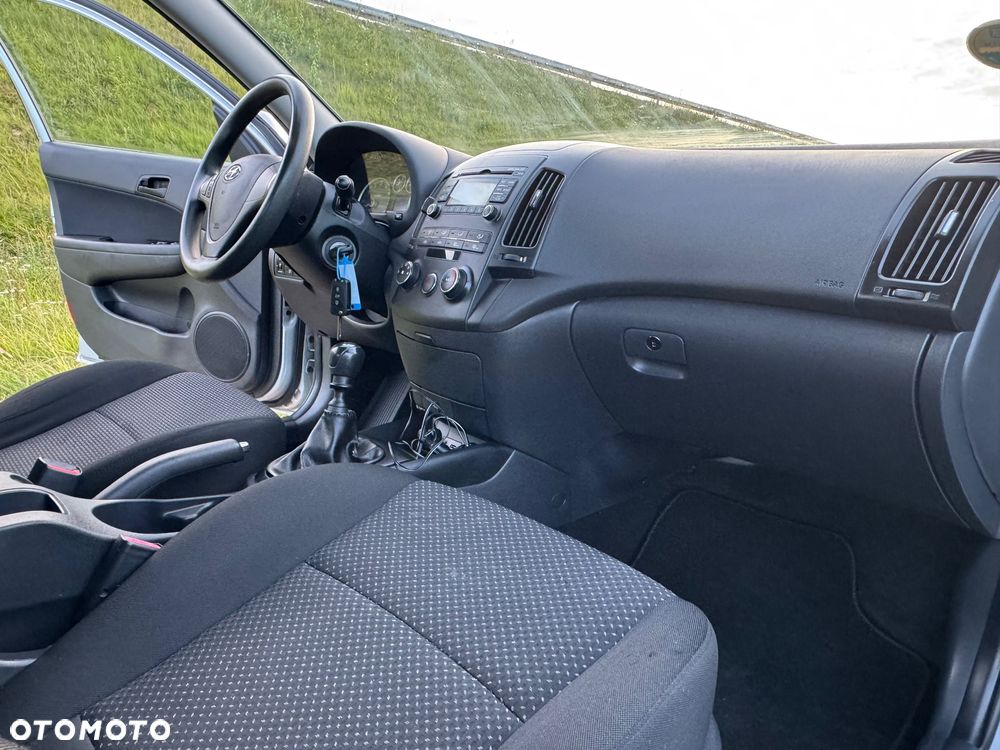 Hyundai i30 1.4 Blue Comfort - 27
