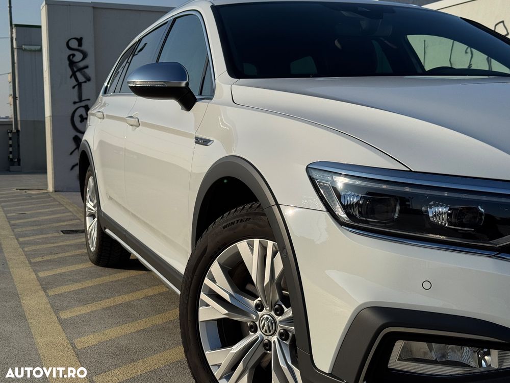 Volkswagen Passat Alltrack 2.0 TDI SCR DSG 4Motion - 6