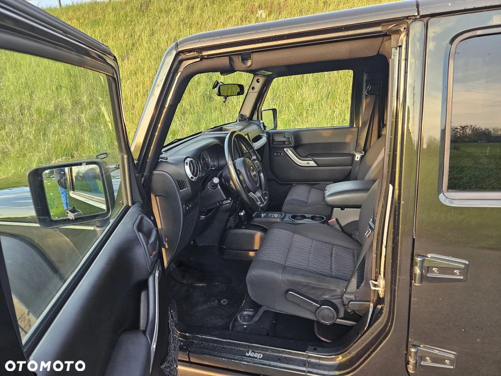 Jeep Wrangler 2.8 CRD Unlim Rubicon - 10