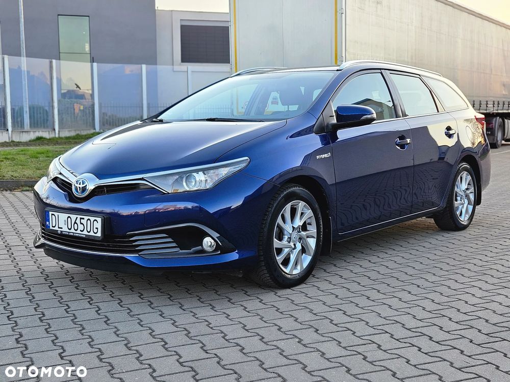 Toyota Auris Hybrid 135 Premium - 1