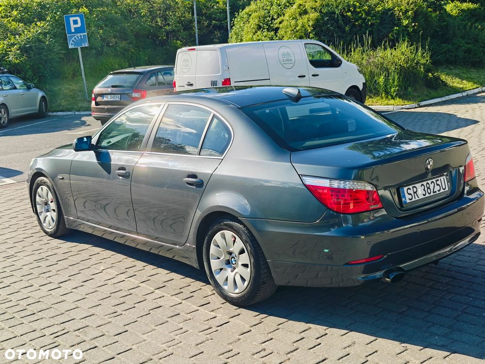 BMW Seria 5 520i - 14