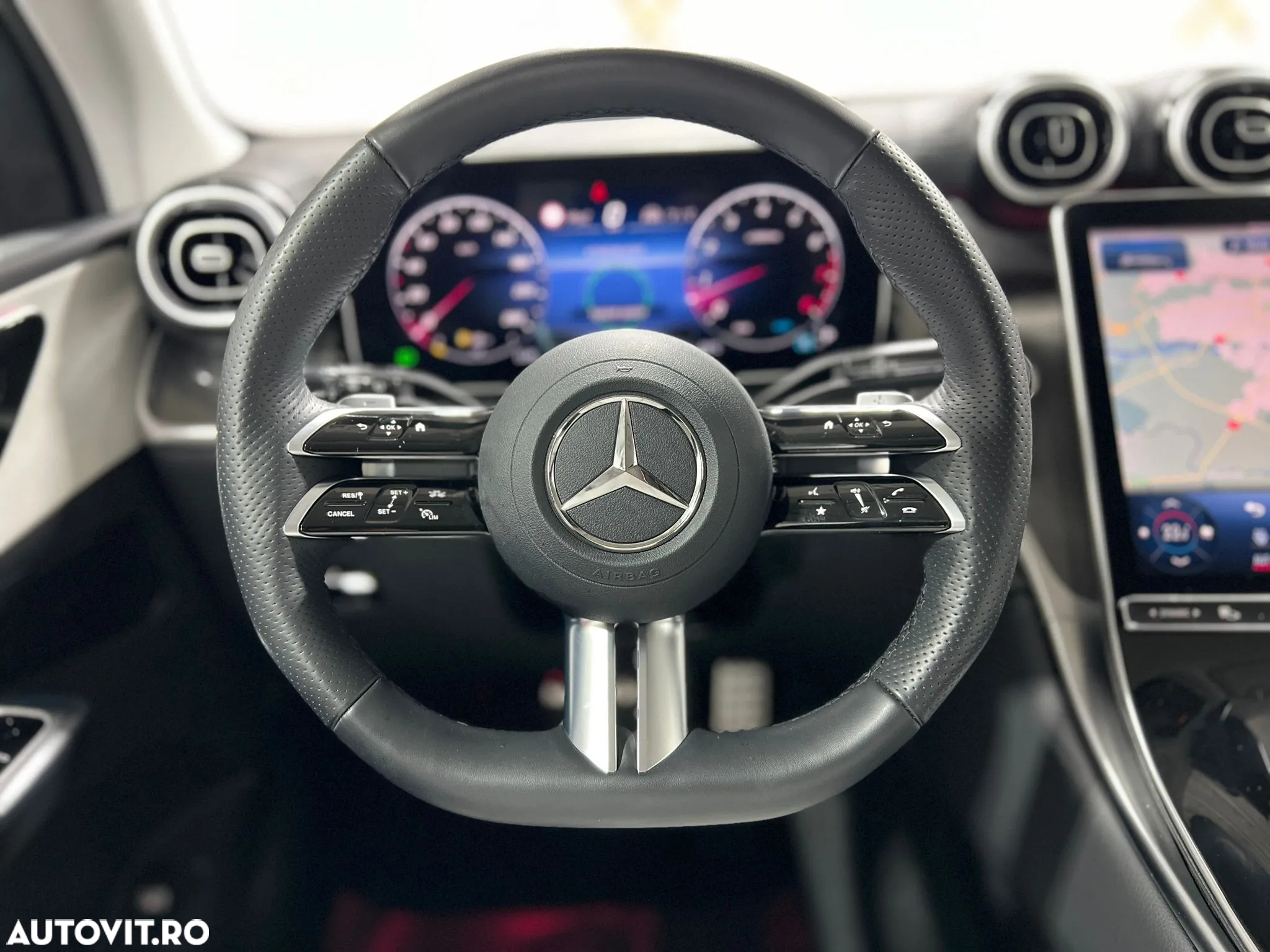 Mercedes-Benz GLC 200 4Matic 9G-TRONIC AMG Line Advanced - 16