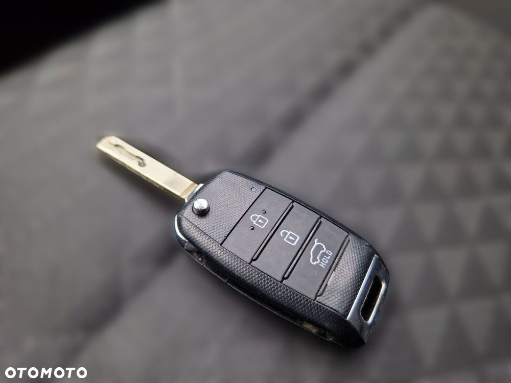 Kia Rio - 15