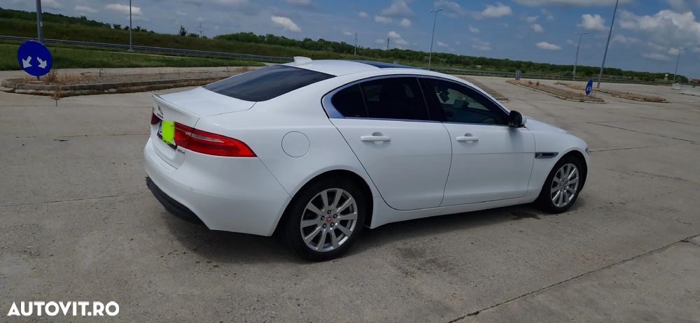 Jaguar XE 20d Aut. Prestige - 4