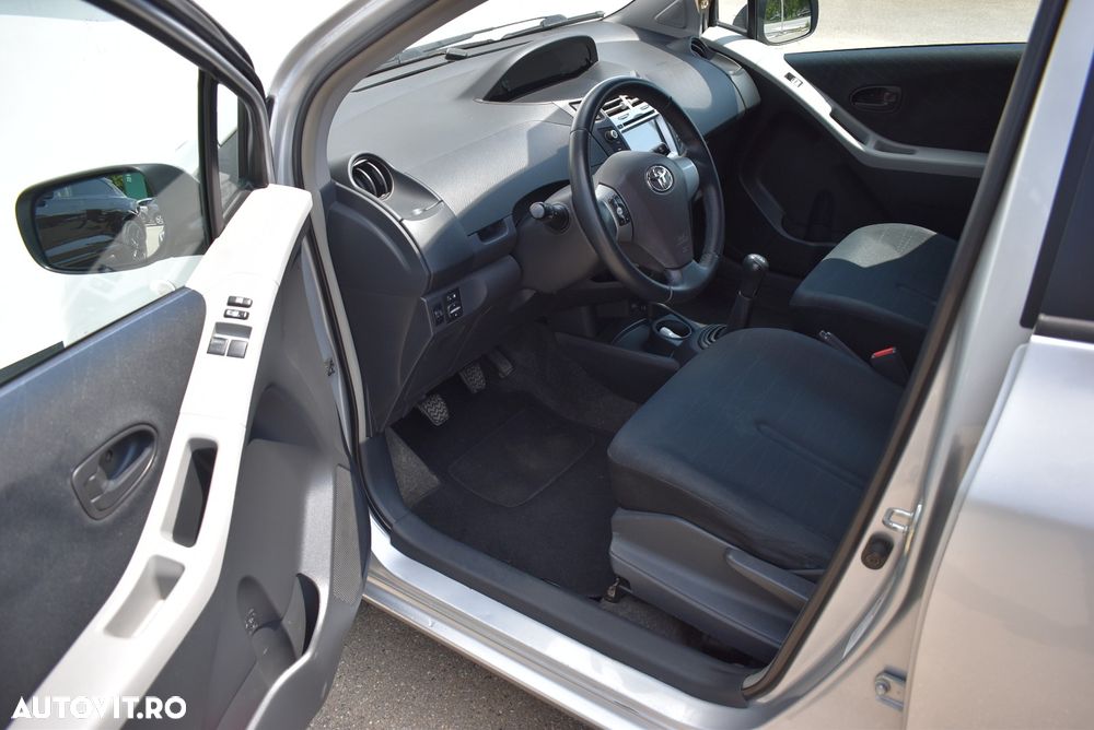 Toyota Yaris 1.3 Sol - 17