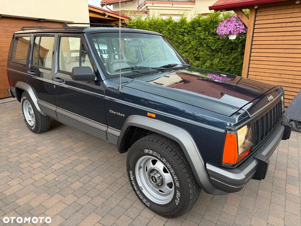 Jeep Cherokee - 3