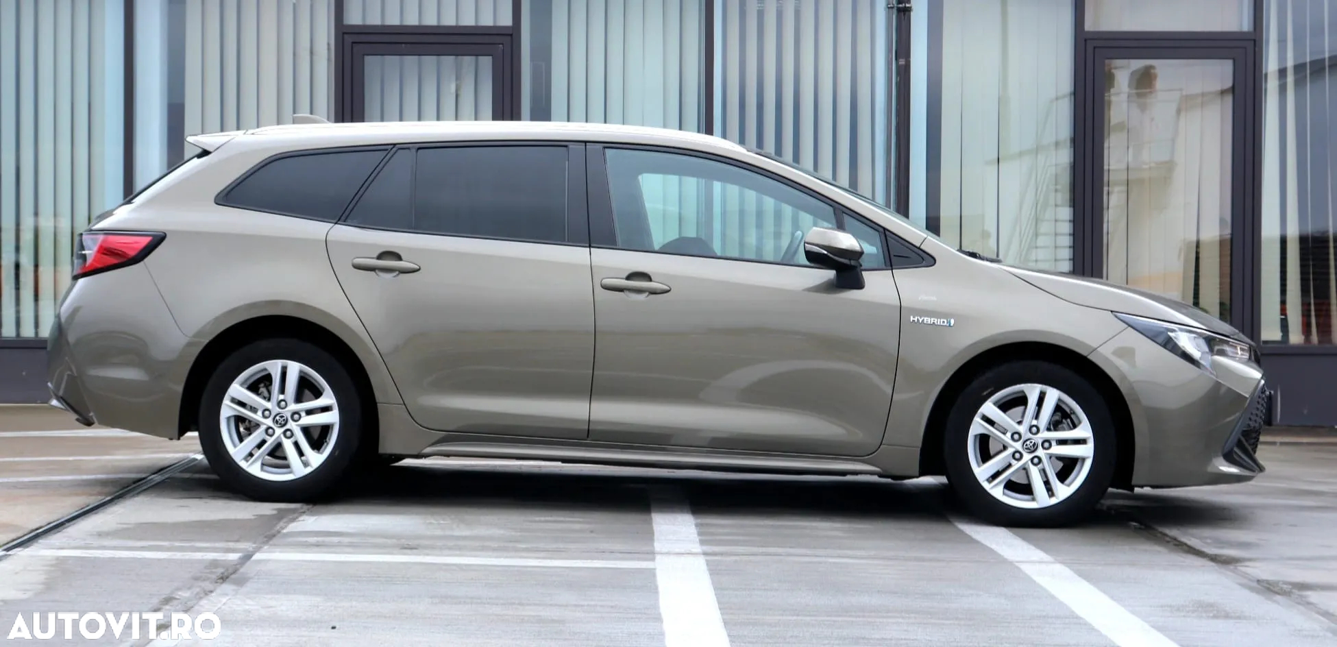 Toyota Corolla 1.8 Hybrid Comfort - 20