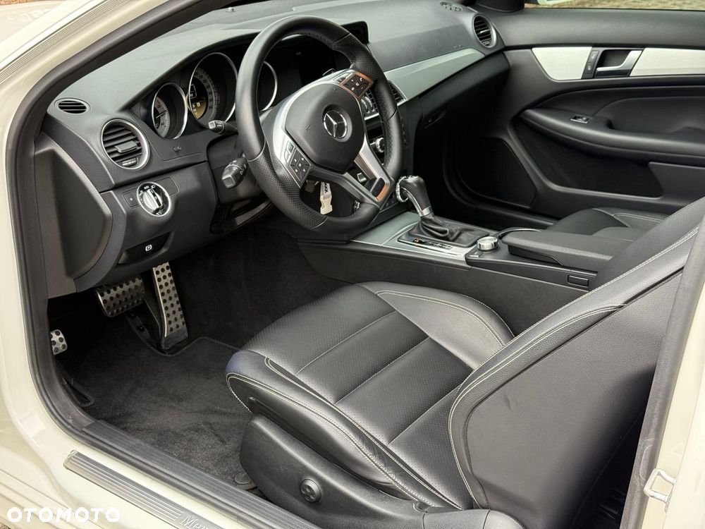Mercedes-Benz Klasa C 250 CGI BlueEff Sport - 10