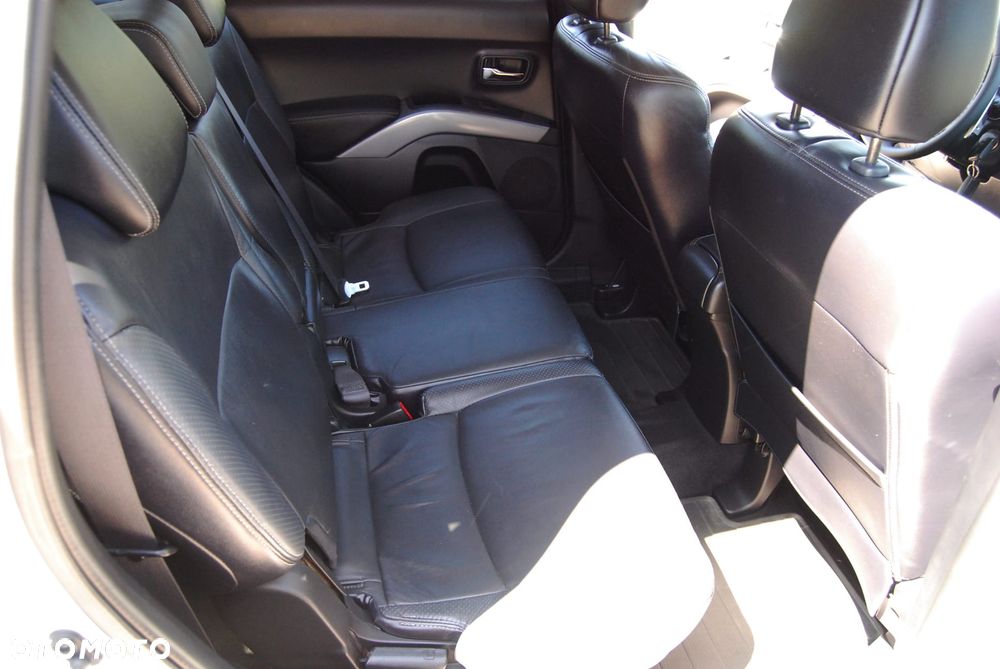Peugeot 4007 - 25