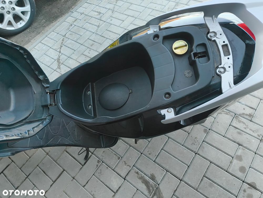 Peugeot Inny - 8