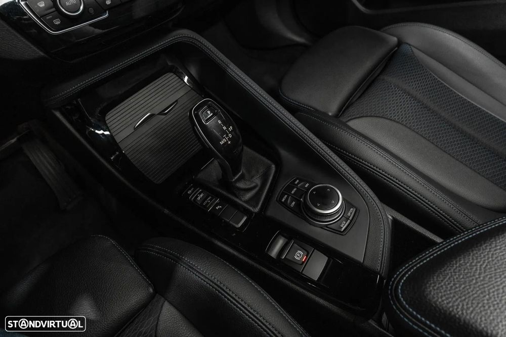 BMW X2 18 i sDrive Auto Pack M - 17