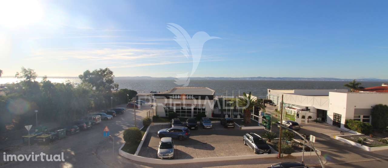 T4 na frente ribeirinha de Alcochete - Grande imagem: 3/29