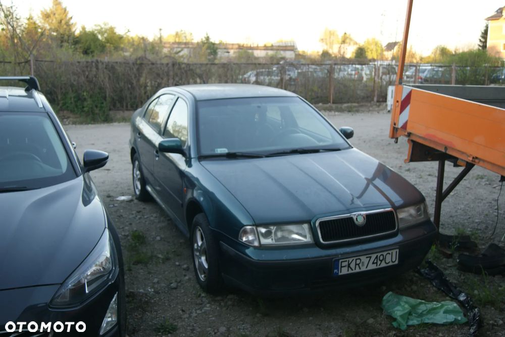 Skoda Octavia 1.6 Elegance - 1