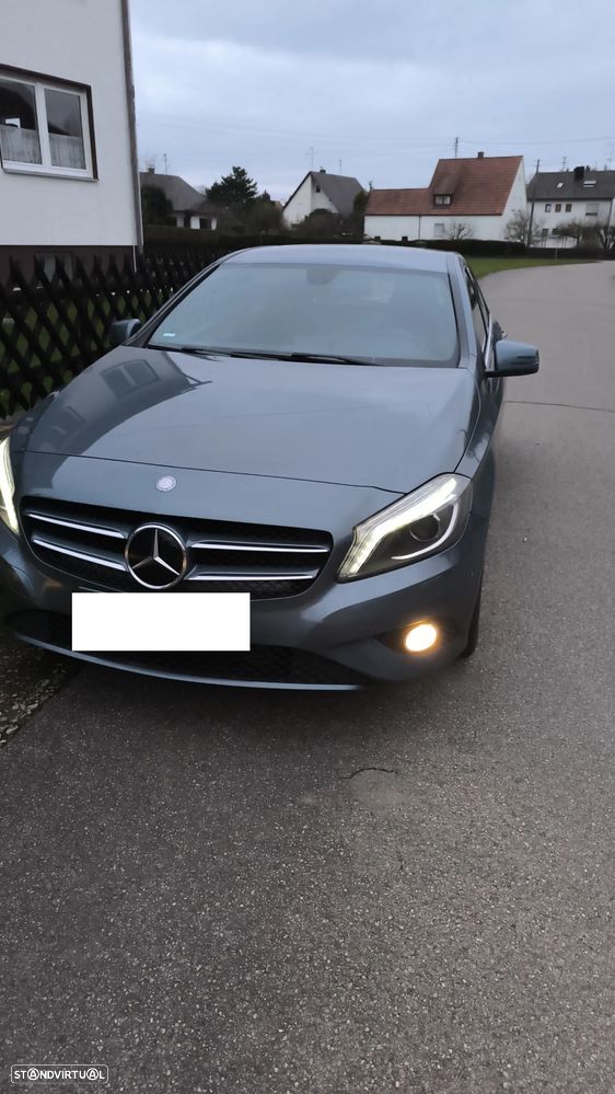 Mercedes-Benz A 180 (BlueEFFICIENCY) - 1
