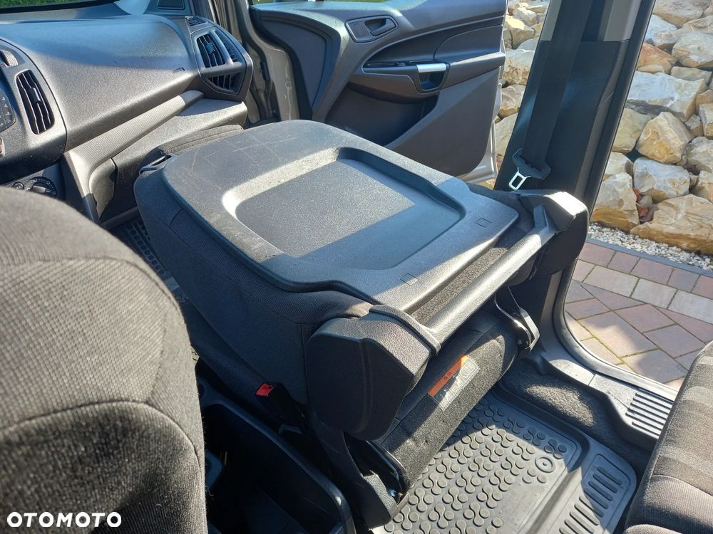 Ford Tourneo Connect Grand - 21