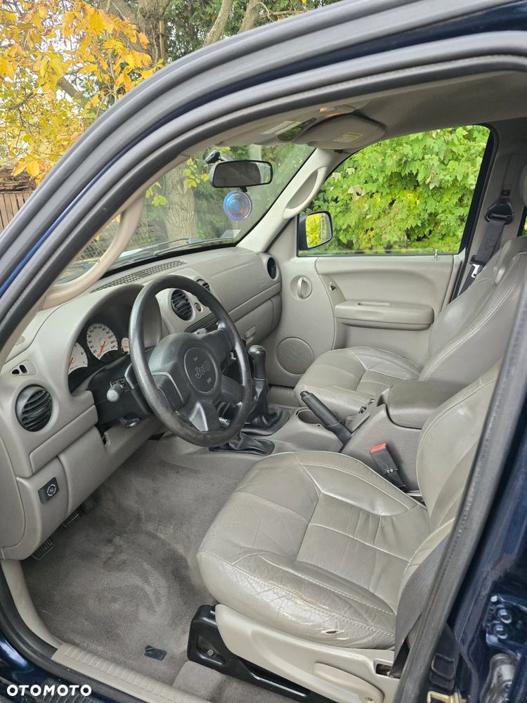 Jeep Cherokee - 9