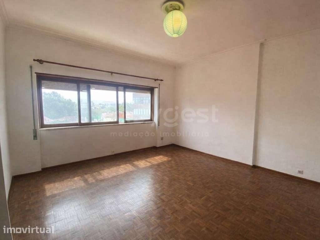 Apartamento t2 à venda junto ao Portugal dos Pequenitos com vistas ... - Grande imagem: 3/14