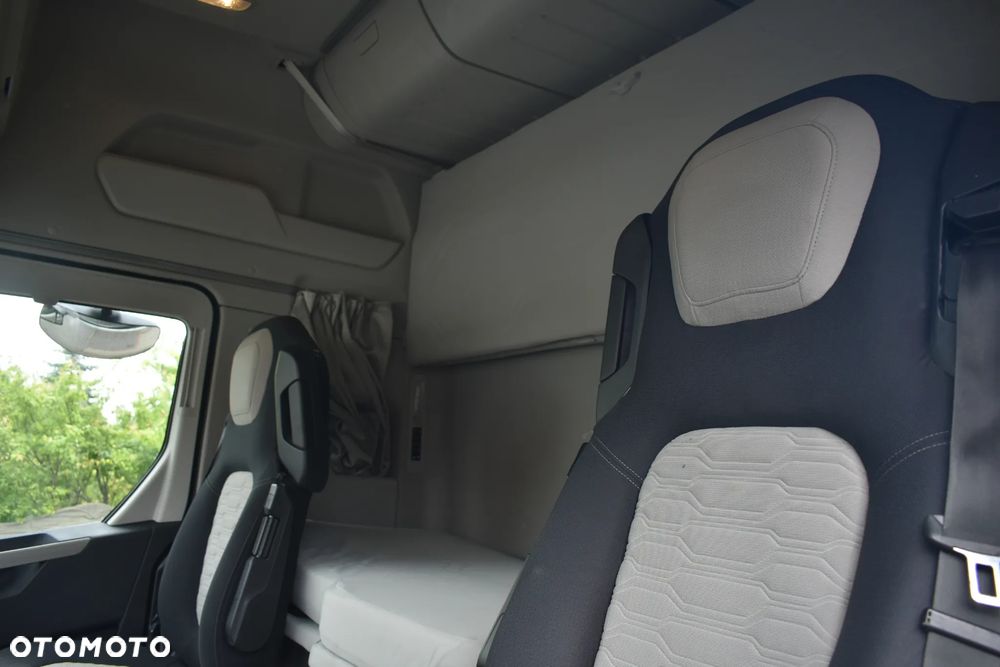 Ford F-MAX 500 // RETARDER //  KLIMA POSTOJOWA // METALIK // XENON // FULL LED // - 30