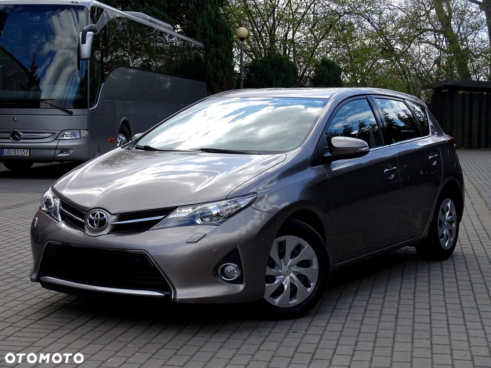 Toyota Auris 1.6 Executive - 1