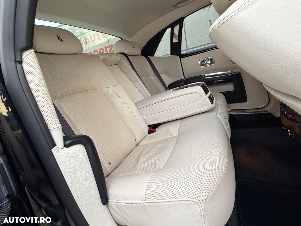 Rolls-Royce Ghost Standard - 38