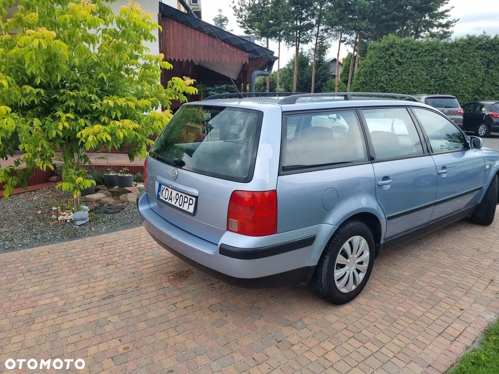 Volkswagen Passat 1.8 Comfortline - 9