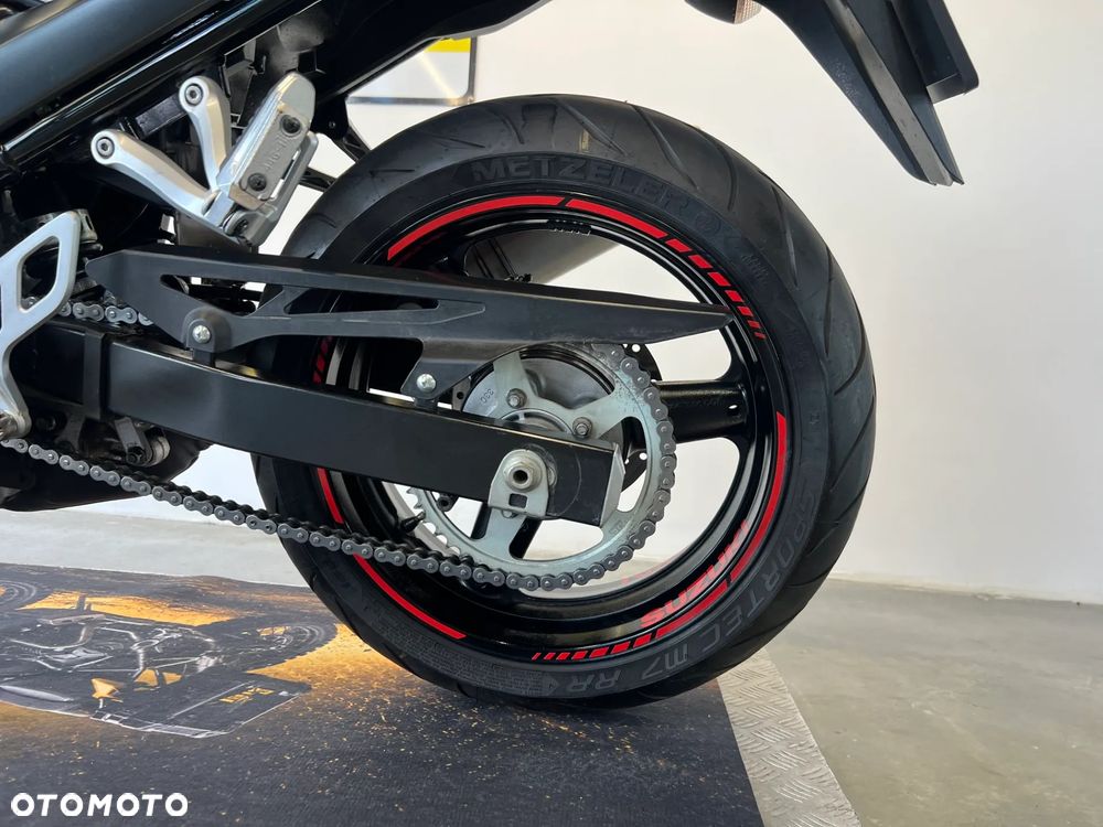 Suzuki GSX - 15