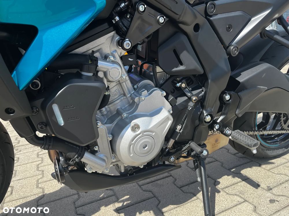 CFMoto 675NK - 16