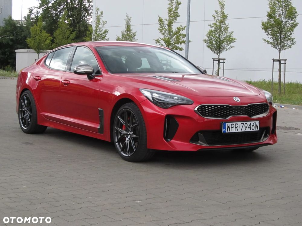 Kia Stinger - 12