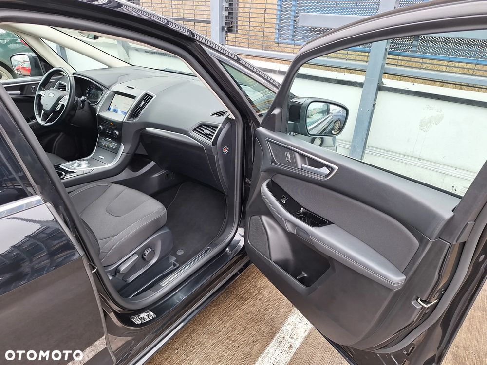 Ford S-Max 2.0 EcoBlue Titanium - 24