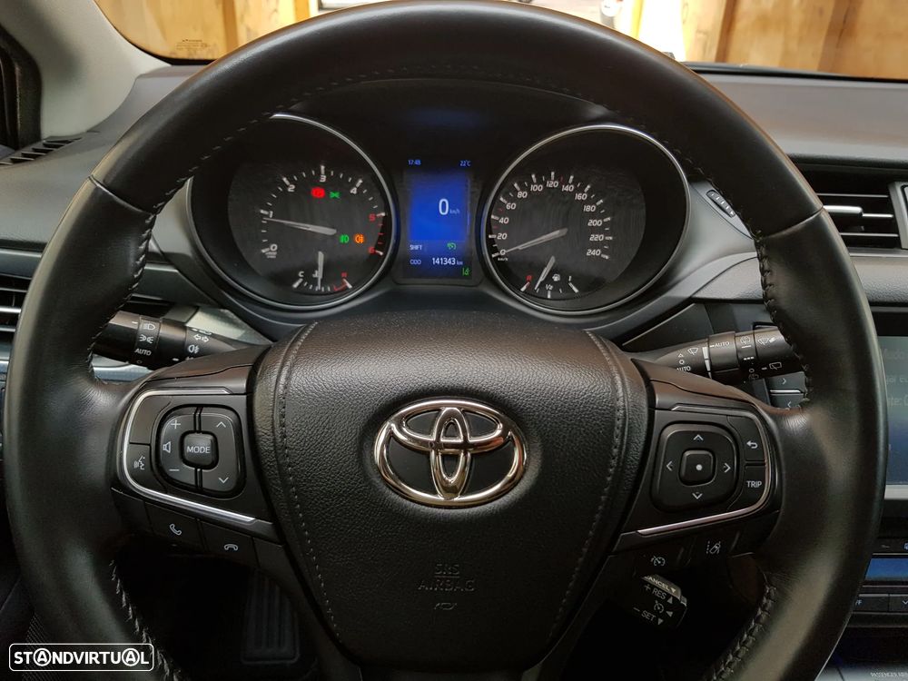 Toyota Avensis Touring Sports 2.0 D-4D Exclusive - 22