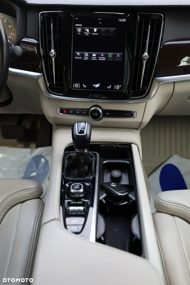 Volvo S90 - 34
