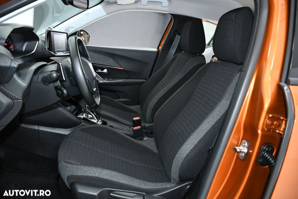 Peugeot 2008 1.2 L PureTech STT EAT8 Allure - 13
