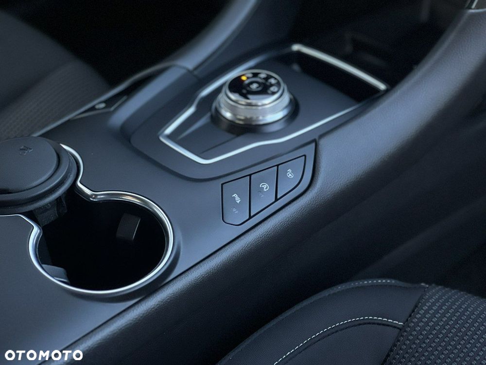 Ford Mondeo 2.0 EcoBlue Titanium - 23