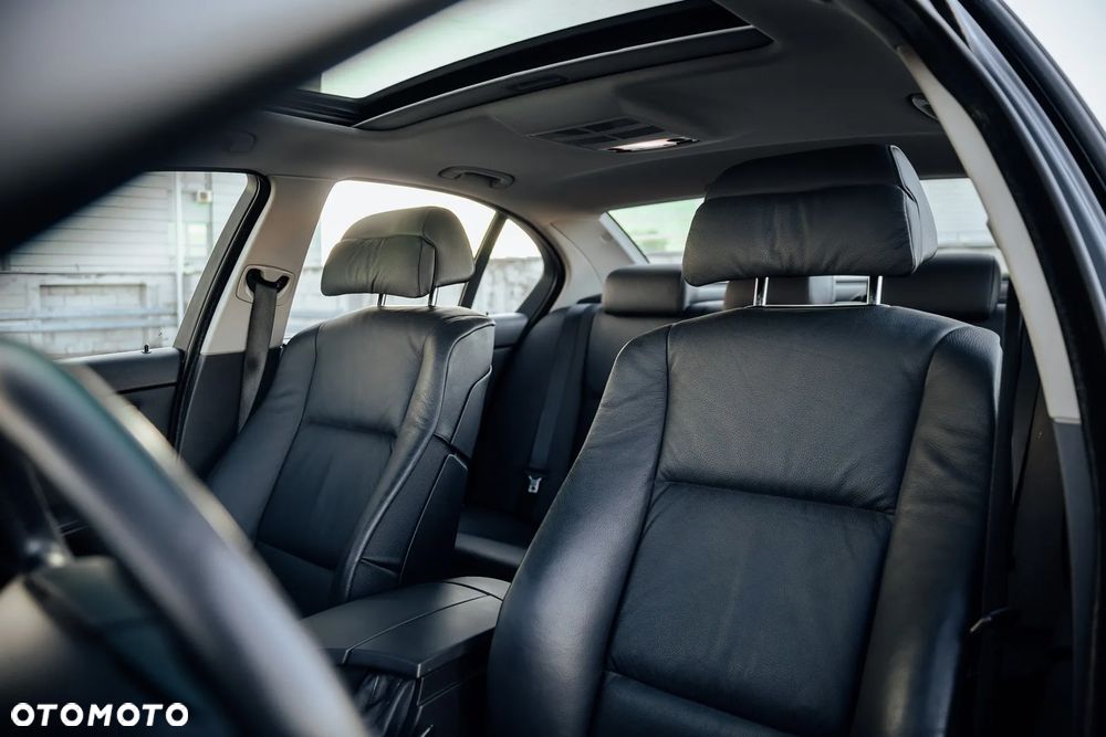 BMW Seria 5 545i - 31