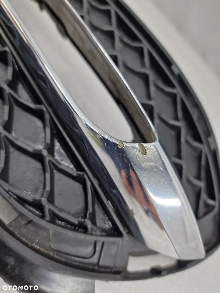 MERCEDES E-KLASSA W212 09- PRAWA KRATKA BOCZNA ZDERZAKA PRZEDNIEGO PRZÓD , NR A2128851823 , NR AUKCJI C/54 - 6