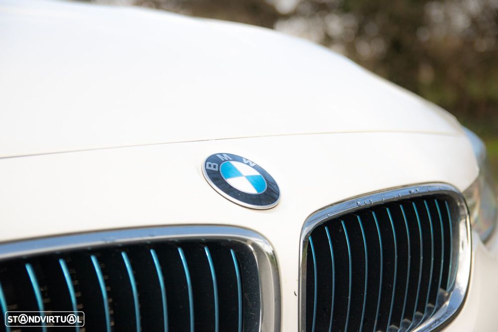 BMW 330 e iPerformance Line Sport - 5