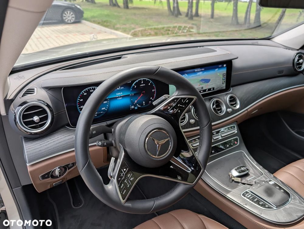 Mercedes-Benz Klasa E 400 d 4-Matic Exclusive - 29