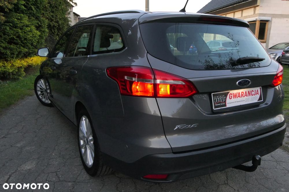 Ford Focus ver-turnier-1-5-ecoblue-start--stopp--system-titanium-style - 10