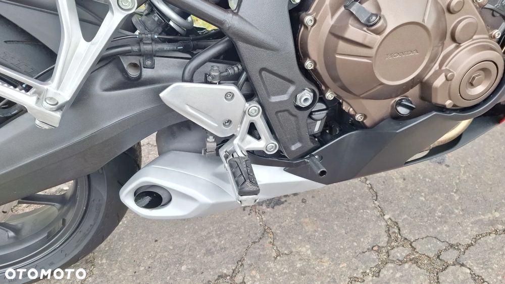 Honda CBR - 25