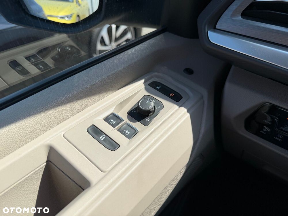 Volkswagen Multivan 2.0 TDI L2 Style DSG - 26