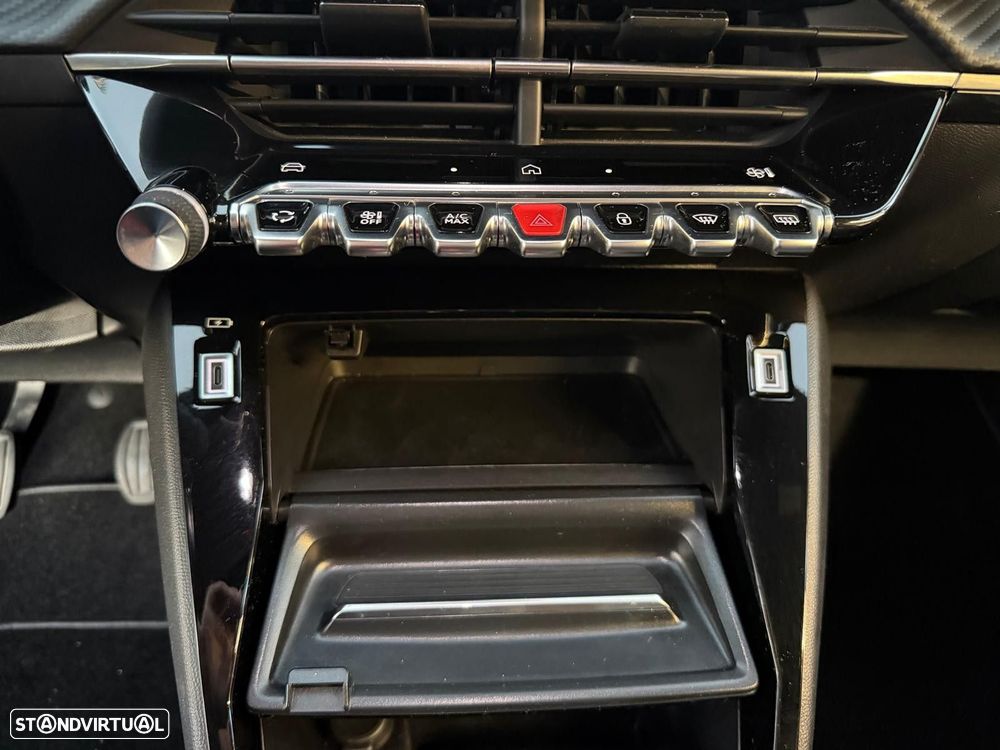 Peugeot 2008 1.2 PureTech Allure - 23