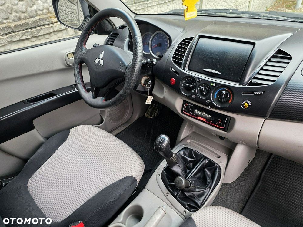 Mitsubishi L200 Pick Up 4x4 Intense Club Cab - 20