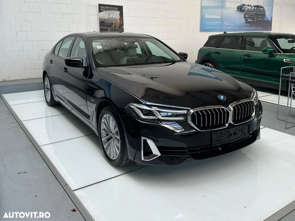 BMW Seria 5 530e xDrive Touring Aut. Luxury Line - 1
