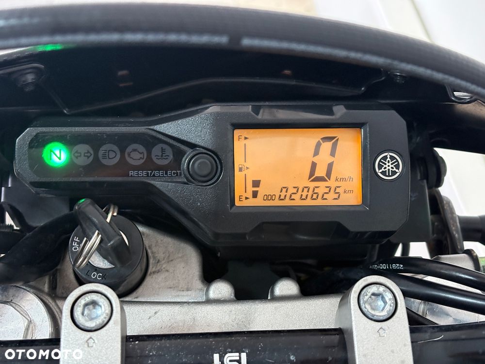 Yamaha WR - 8