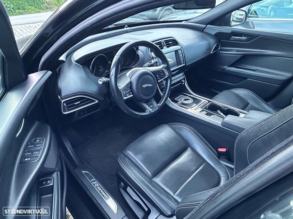 Jaguar XE 20d AWD Aut. R-Sport - 4