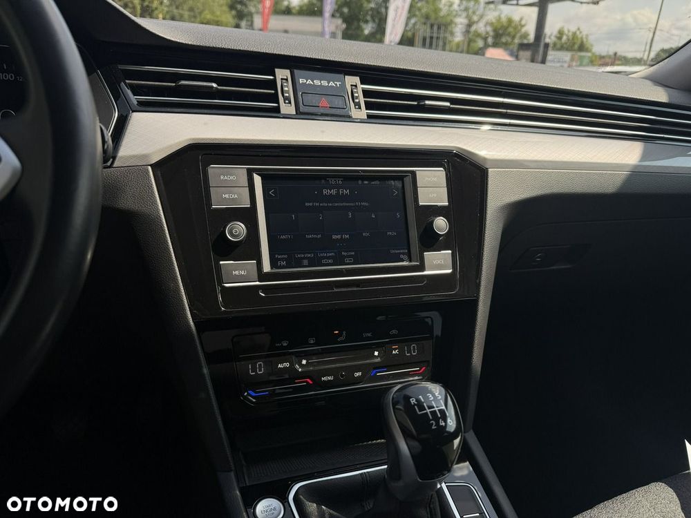 Volkswagen Passat - 22