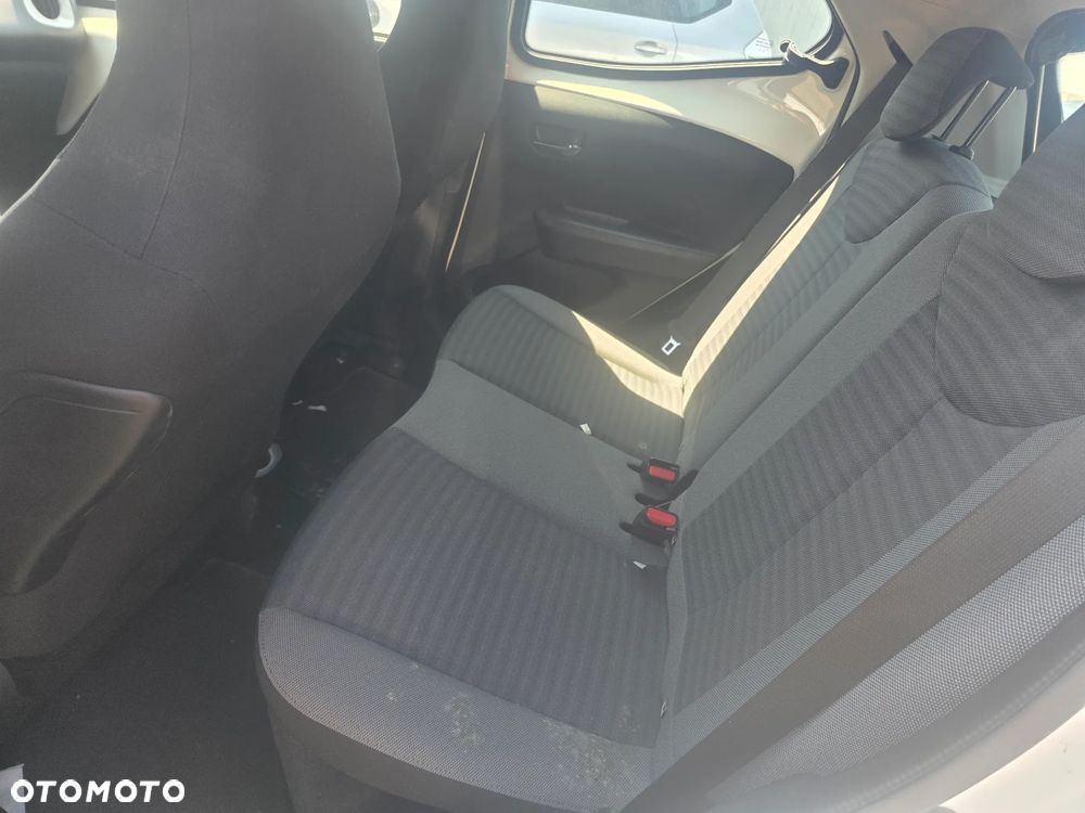 Toyota Aygo x-play - 12
